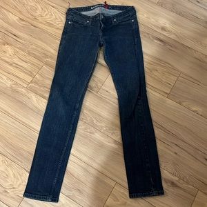 Womens Guess low waisted jeans size 4/27